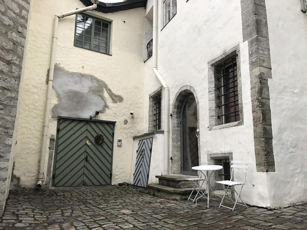 Medieval Bishop`s House Apartment Reval Exterior foto